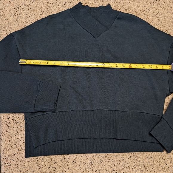 NWT/MPG Sport "Adora" Cropped Front Top - Picture 9 of 12